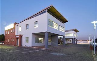 1215 m² Office Space in Highveld