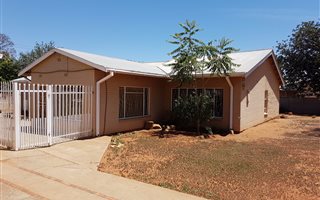 3 Bedroom House in Verwoerdpark
