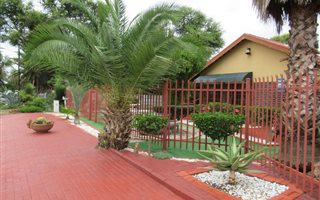 4 Bedroom House in Penina Park