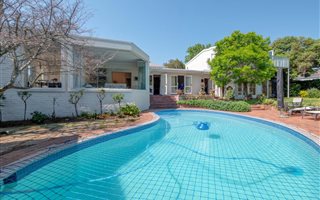 5 Bedroom House in Bishopscourt Village