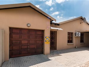 3 Bed Cluster in Country View