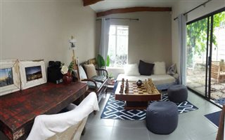 1 Bedroom Garden Cottage in Greenside