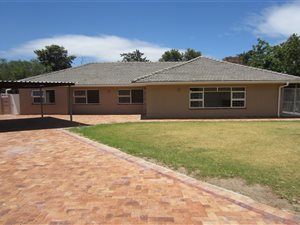 4 Bed House in Westridge