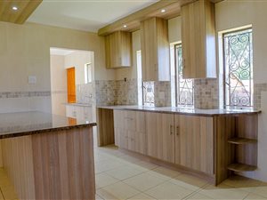 3 Bed House in General Alberts Park
