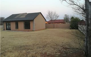 3 Bedroom House in Tasbet Park