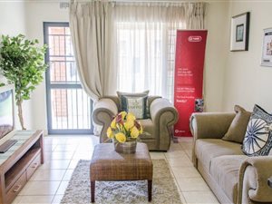 2 Bedroom Apartment in Mooikloof Ridge