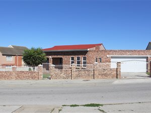 3 Bed House in Booysen Park
