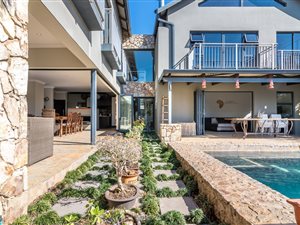 4 Bed House in Helderfontein Estate