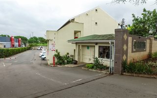 1 Bedroom Simplex in Mt Edgecombe