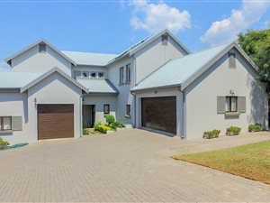 4 Bed House in Doornrandje