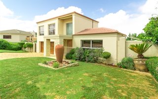 4 Bedroom House in Oude Westhof