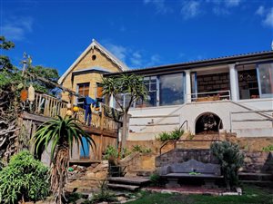 4 Bed House in Mossel Bay Central
