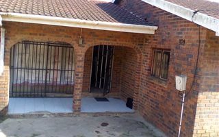 2 Bedroom House in Umlazi