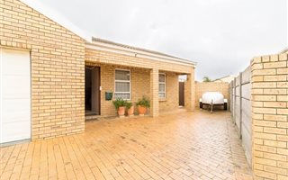 3 Bedroom Townhouse in Uitzicht