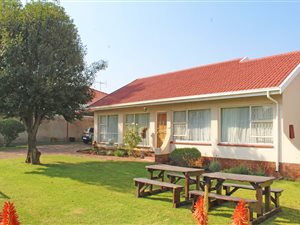 3 Bed House in Brackendowns
