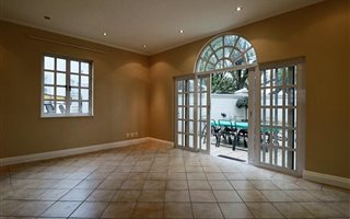2 Bedroom Garden Cottage in Senderwood