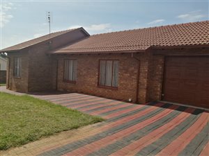3 Bed House in Riamarpark