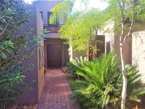 8 Bed House in Kathu