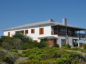 7 Bed House in Van Dyks Bay