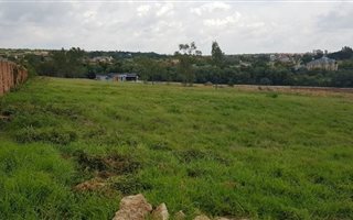 8818 m² Land available in Mooikloof Heights
