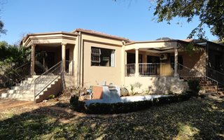4 Bedroom House in Kensington
