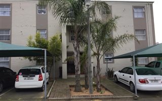 2 Bedroom Flat in Vredekloof