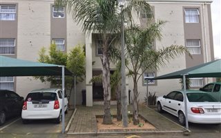 2 Bedroom Flat in Vredekloof