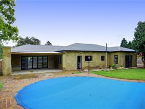 2 Bed House in Fontainebleau