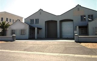 210 m² Commercial space in Airport Industria