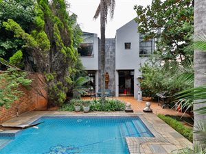 4 Bed Apartment in Riviera