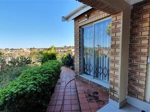 3 Bed Townhouse in Grove End