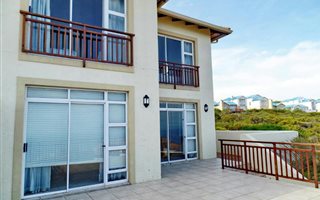 3 Bedroom Townhouse in Pinnacle Point Golf Estate