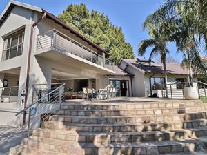 6 Bed House in Waterkloof