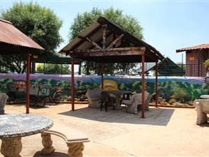Retail space in Rayton