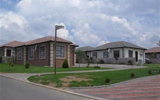 2 Bedroom House in Witpoortjie