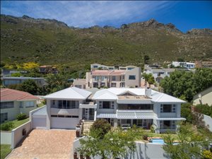 3 Bed House in Mountainside