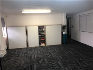 1710 m² Industrial space in Airport Industria