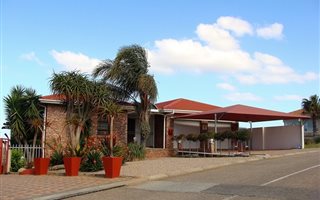 3 Bedroom House in Menkenkop
