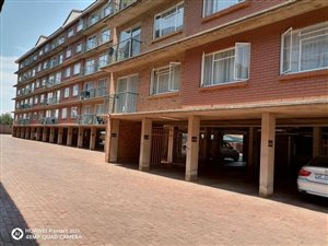 1 Bed Apartment in Die Hoewes