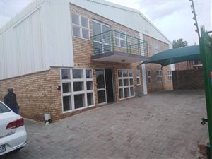 913 m² Industrial space in Honeydew