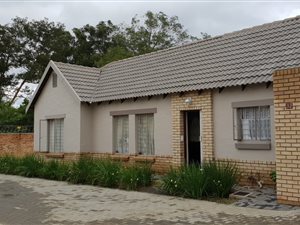 3 Bed House in Willow Park Manor