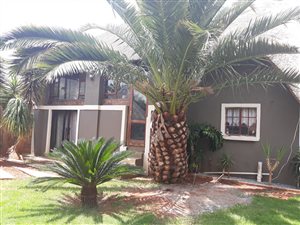 3 Bed House in Helikon Park