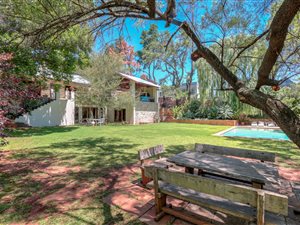 6 Bed House in Westcliff