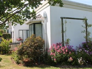 3 Bed House in Onder Papegaaiberg