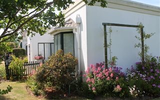 3 Bedroom House in Onder Papegaaiberg