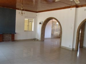 3 Bed House in Daggafontein