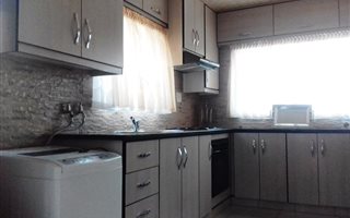 3 Bedroom House in Alra Park