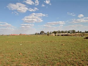 944 m² Land available in Meyerton