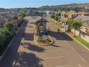 931 m² Land available in Rietvlei Ridge Country Estate