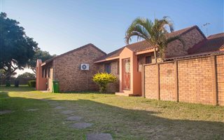 2 Bedroom Apartment in Veld En Vlei
